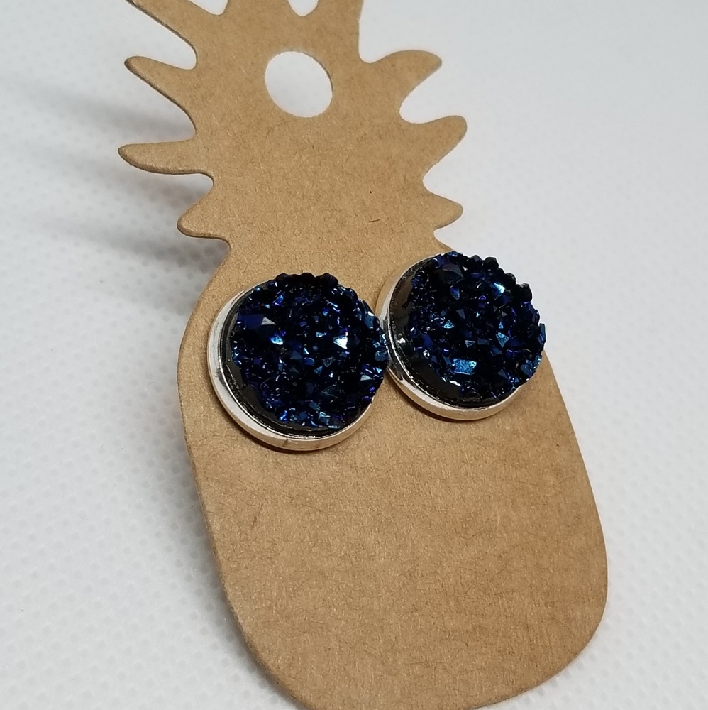 FAUX DRUZY POST EARRING